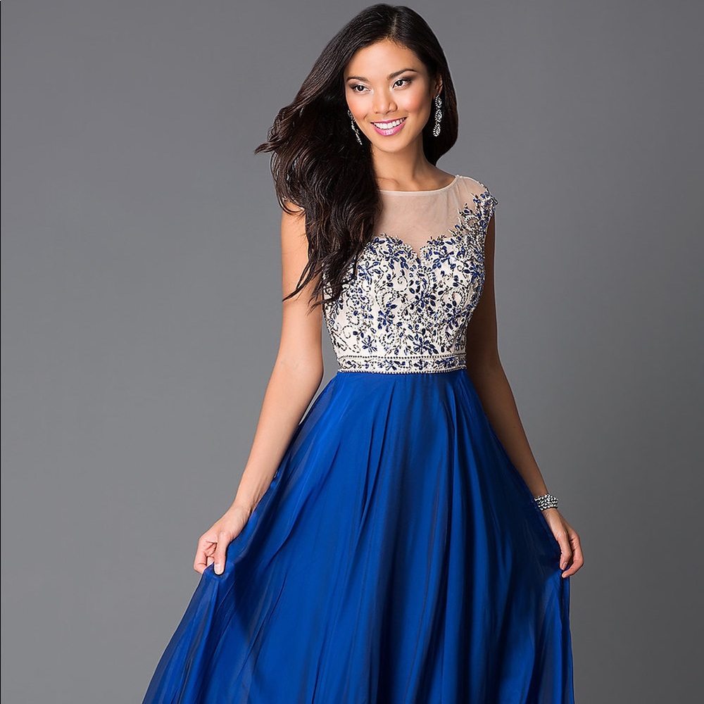 ⭐️HOST PICK!⭐️Blue jeweled prom dress